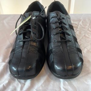 Apex Women's Eliza Black Striped Lace up Sneakers s:10X-Wide